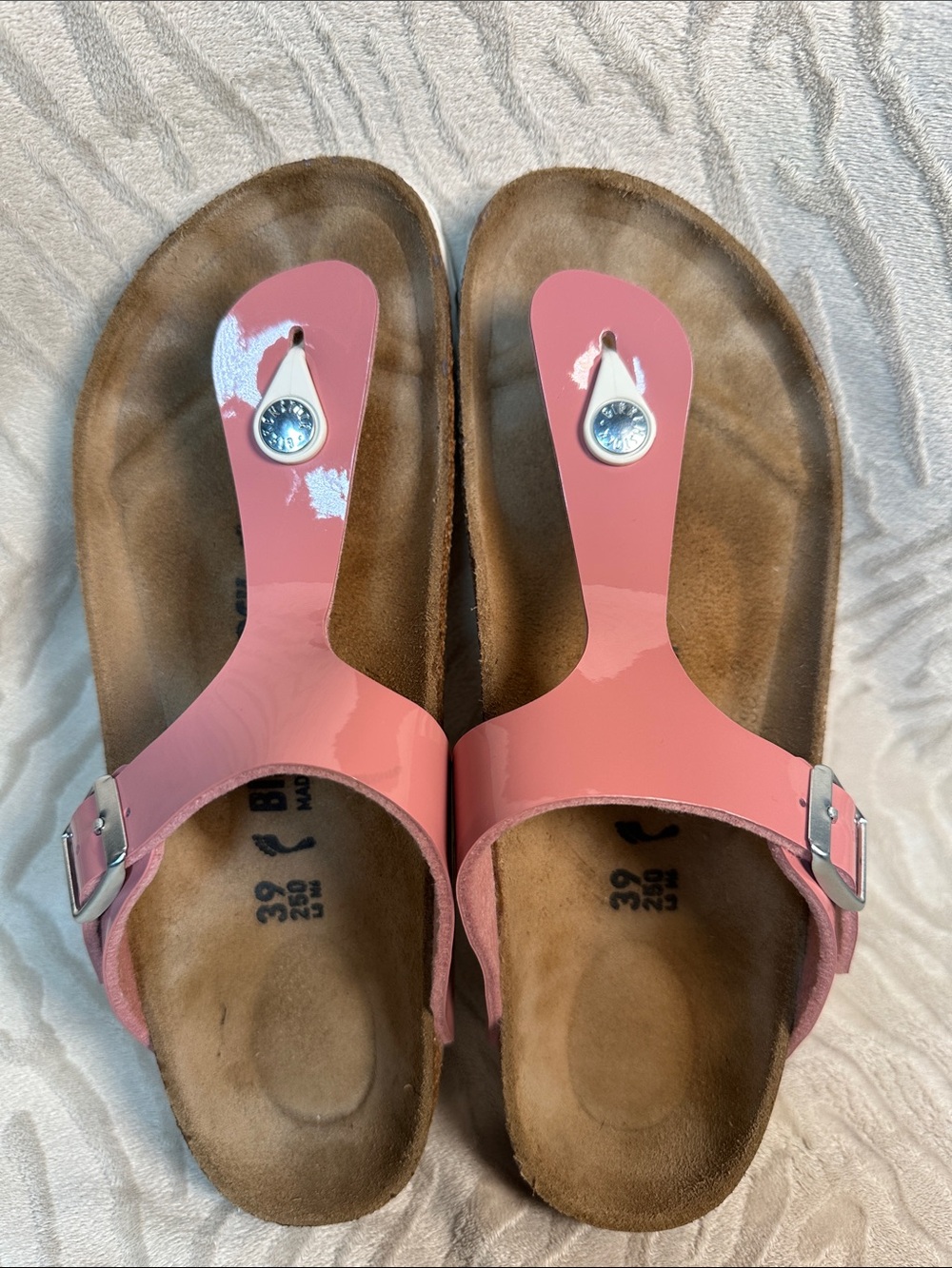 Birkenstock Old Rose Patent High Shine Gizeh Sandals 39 Narrow.